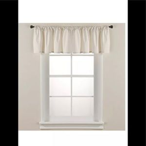 Smoothweave Tailored Valance Ivory